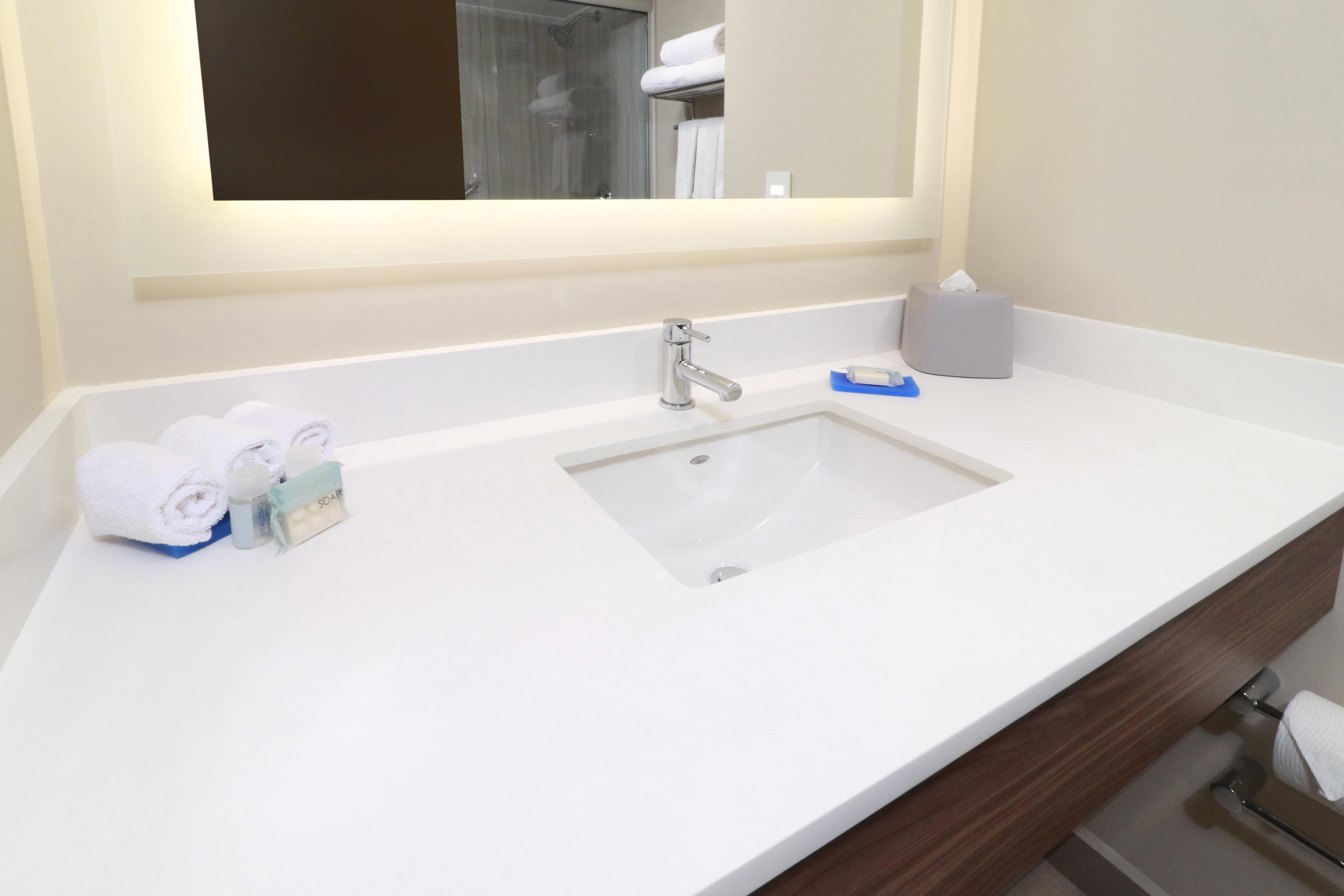 Holiday Inn Express Guadalajara Aeropuerto By Ihg Las Pintas Екстериор снимка