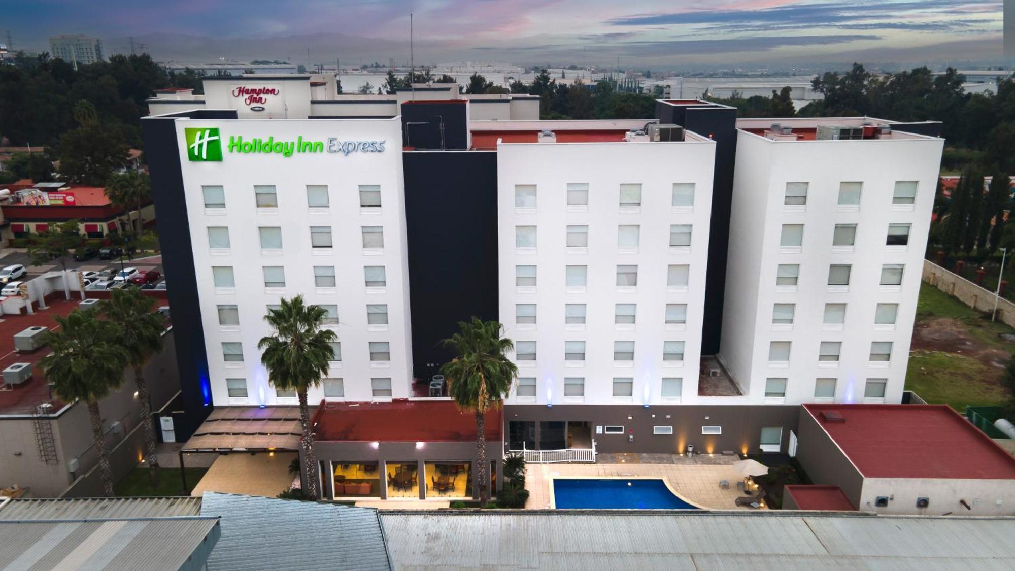Holiday Inn Express Guadalajara Aeropuerto By Ihg Las Pintas Екстериор снимка