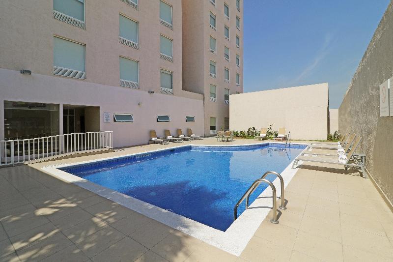 Holiday Inn Express Guadalajara Aeropuerto By Ihg Las Pintas Екстериор снимка